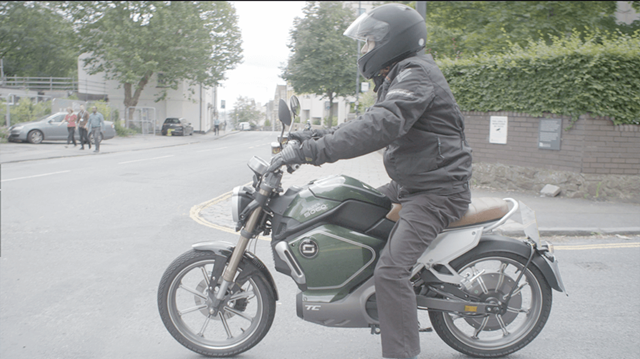 Electric motorbike and scooter reviews: Super Soco TC
